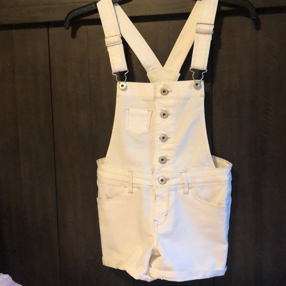 Girls adorable Levi’s jean romper. Never worn